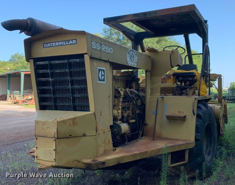 image for item LH9767 1987 Caterpillar SS-250  soil stabilizer