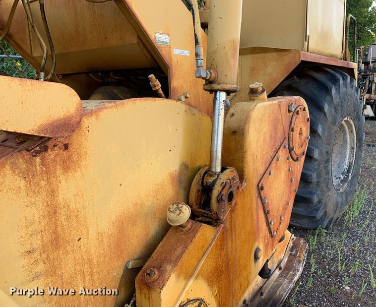 image for item LH9767 1987 Caterpillar SS-250  soil stabilizer