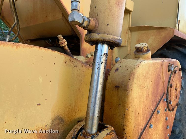 image for item LH9767 1987 Caterpillar SS-250  soil stabilizer