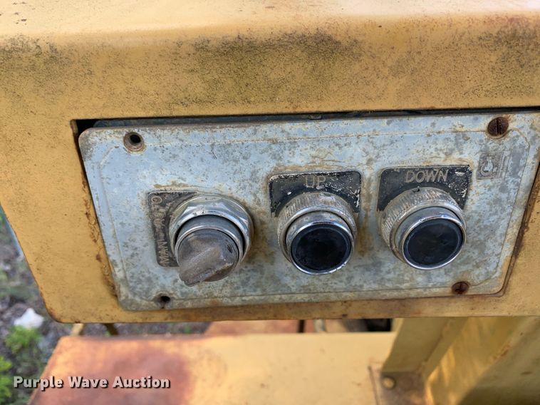 image for item LH9767 1987 Caterpillar SS-250  soil stabilizer