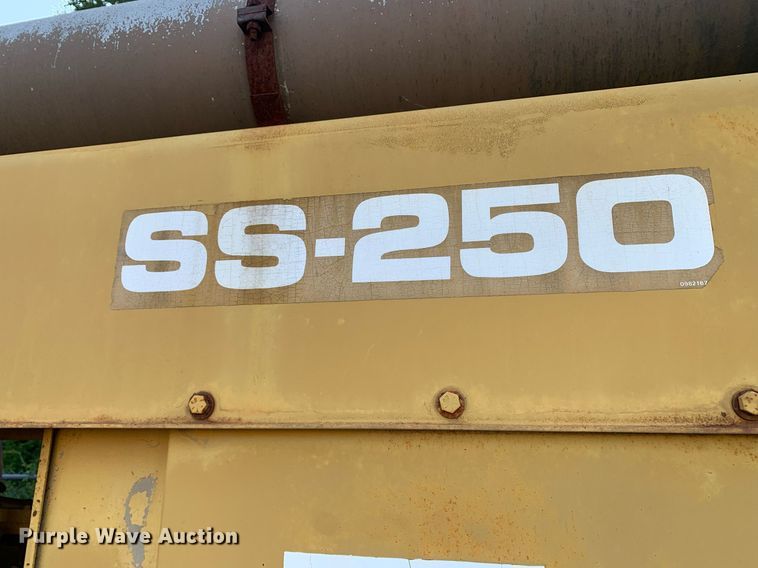 image for item LH9767 1987 Caterpillar SS-250  soil stabilizer