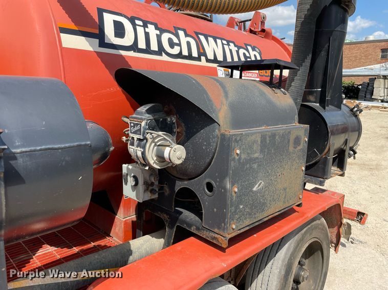 image for item LJ9781 2013 Ditch Witch FX50  vacuum excavator