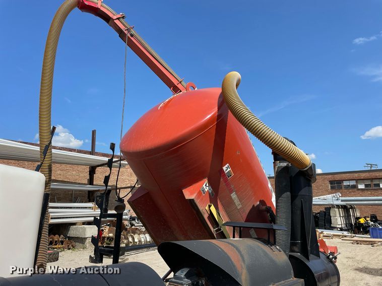 image for item LJ9781 2013 Ditch Witch FX50  vacuum excavator