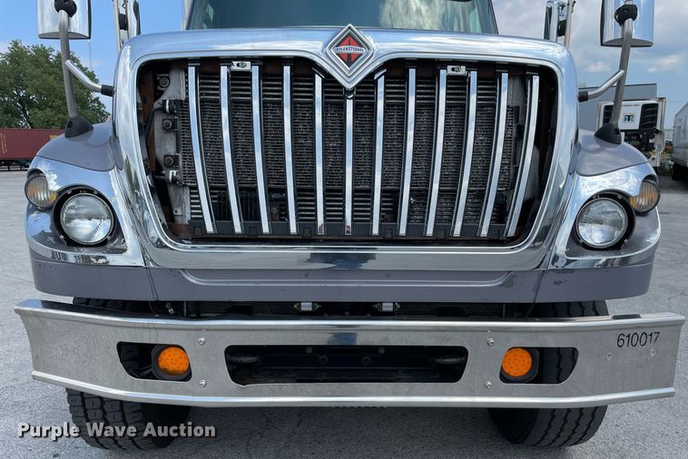 image for item LJ9782 2016 International WorkStar 7600  vacuum truck