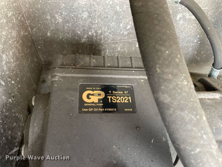 image for item LJ9782 2016 International WorkStar 7600  vacuum truck