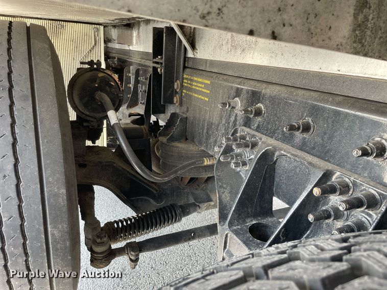 image for item LJ9782 2016 International WorkStar 7600  vacuum truck