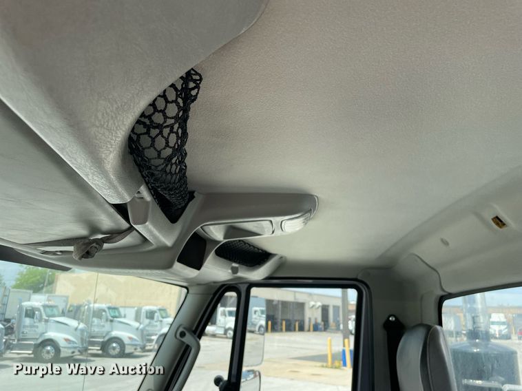 image for item LJ9782 2016 International WorkStar 7600  vacuum truck