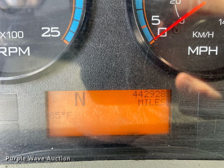 image for item LJ9782 2016 International WorkStar 7600  vacuum truck