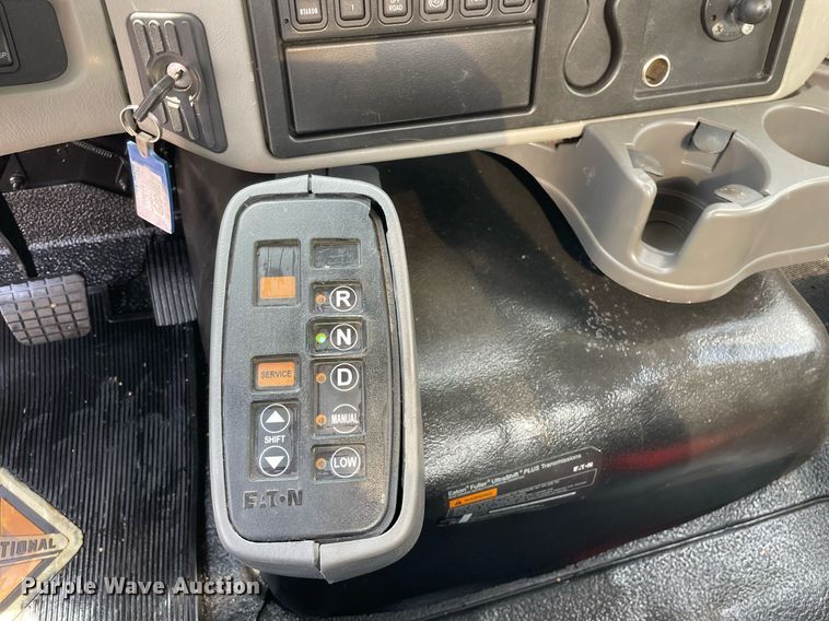 image for item LJ9782 2016 International WorkStar 7600  vacuum truck