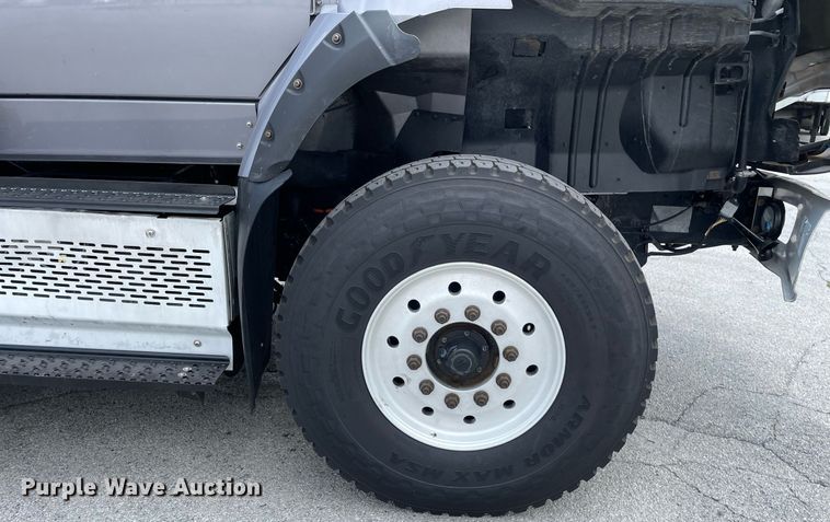 image for item LJ9782 2016 International WorkStar 7600  vacuum truck