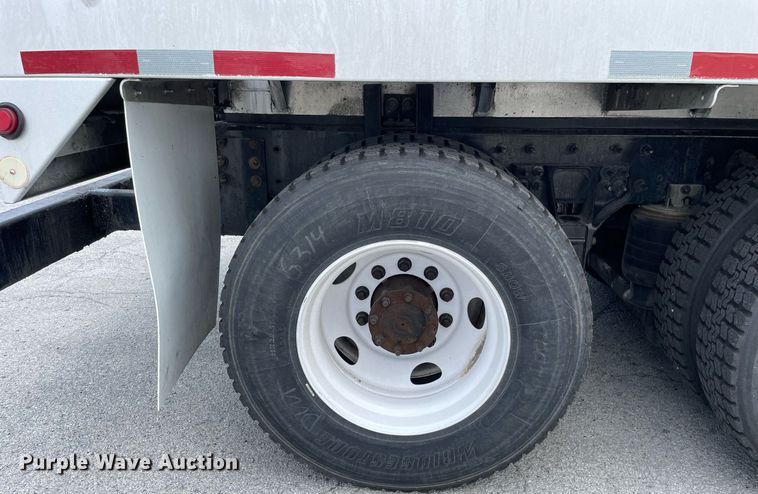 image for item LJ9782 2016 International WorkStar 7600  vacuum truck