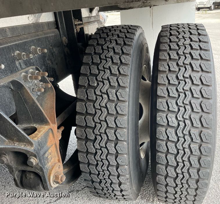 image for item LJ9782 2016 International WorkStar 7600  vacuum truck