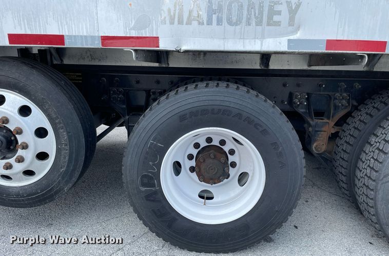 image for item LJ9782 2016 International WorkStar 7600  vacuum truck