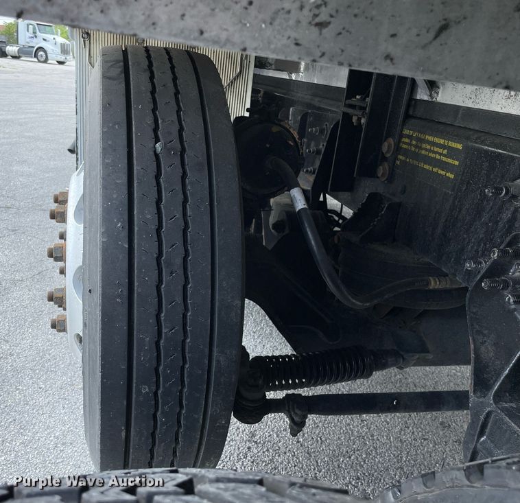 image for item LJ9782 2016 International WorkStar 7600  vacuum truck