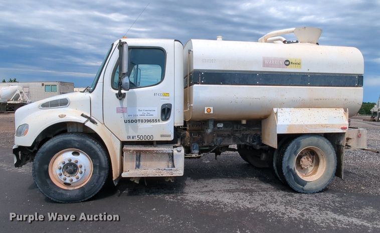 image for item LM9850 2007 Freightliner Business Class M2  water truck