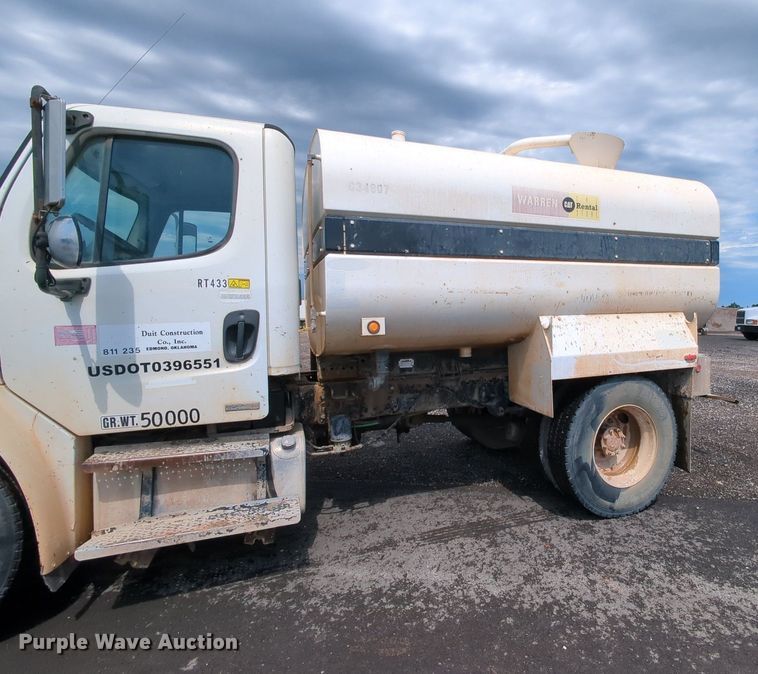 image for item LM9850 2007 Freightliner Business Class M2  water truck