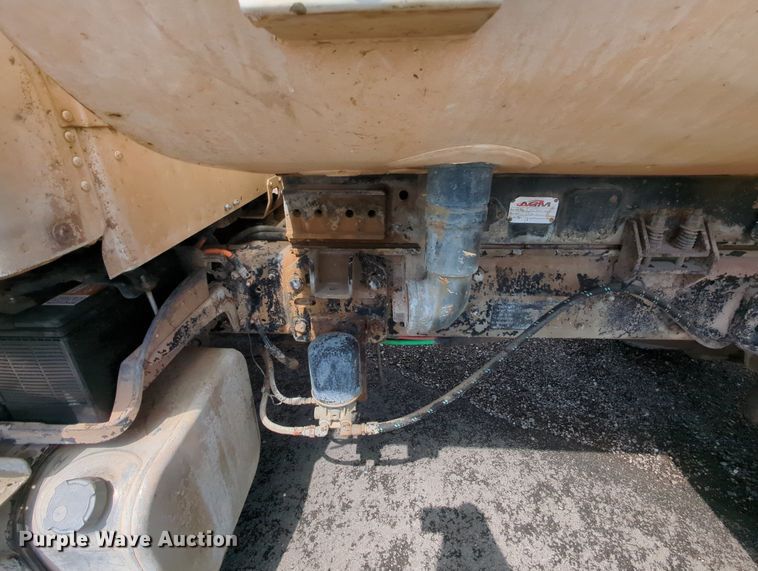 image for item LM9850 2007 Freightliner Business Class M2  water truck