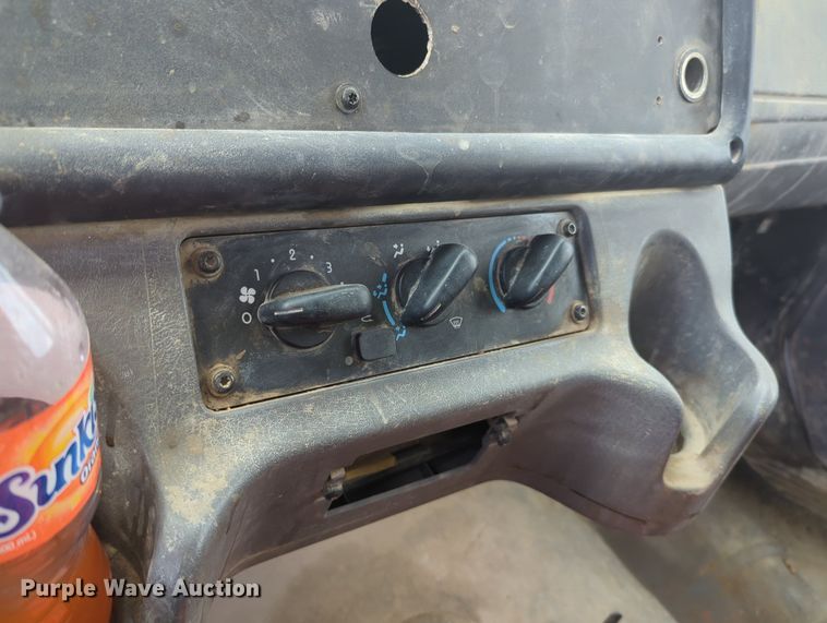 image for item LM9850 2007 Freightliner Business Class M2  water truck