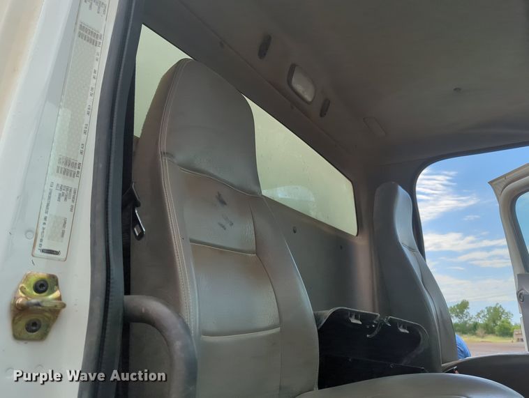 image for item LM9850 2007 Freightliner Business Class M2  water truck