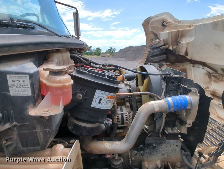 image for item LM9850 2007 Freightliner Business Class M2  water truck