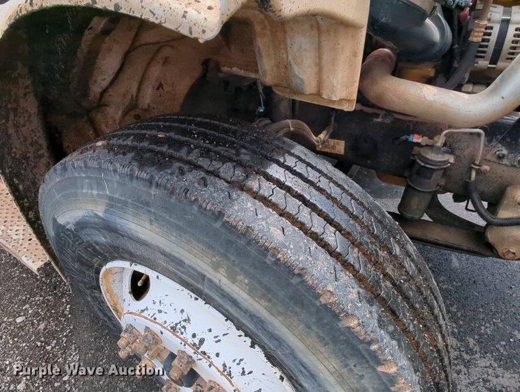 image for item LM9850 2007 Freightliner Business Class M2  water truck