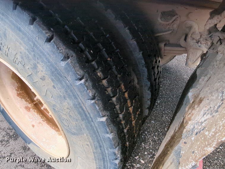 image for item LM9850 2007 Freightliner Business Class M2  water truck