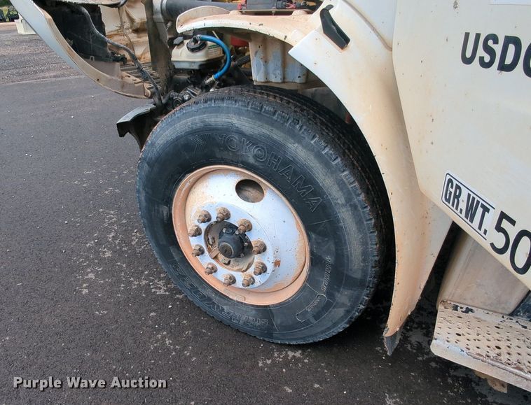 image for item LM9850 2007 Freightliner Business Class M2  water truck