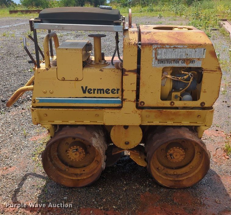 image for item LM9857 1991 Vermeer TC23-33  trench compactor