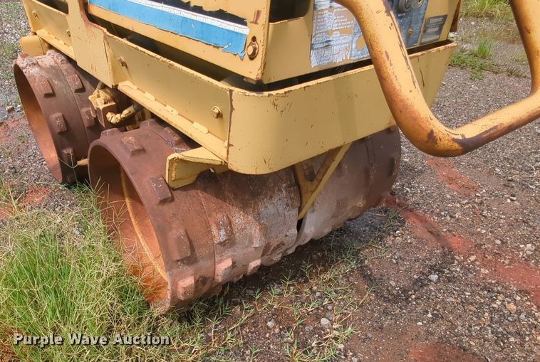 image for item LM9857 1991 Vermeer TC23-33  trench compactor