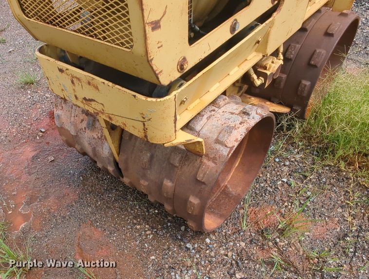 image for item LM9857 1991 Vermeer TC23-33  trench compactor