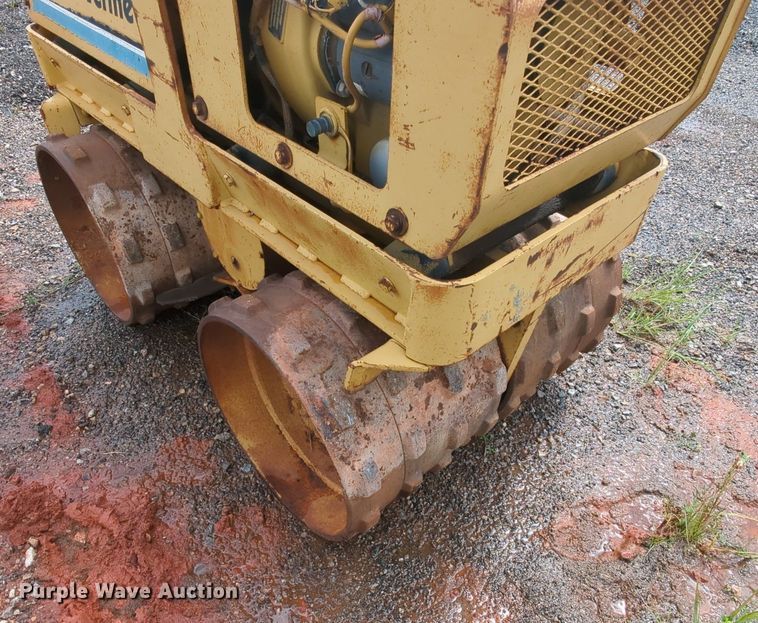 image for item LM9857 1991 Vermeer TC23-33  trench compactor