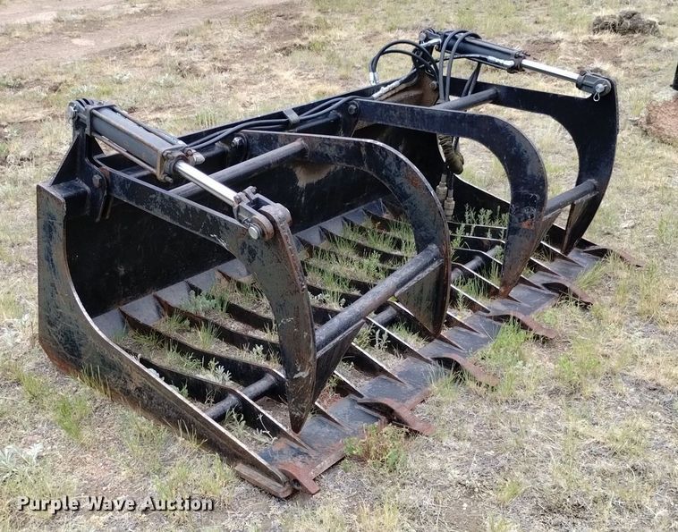 image for item LP9644 Skid steer grapple bucket