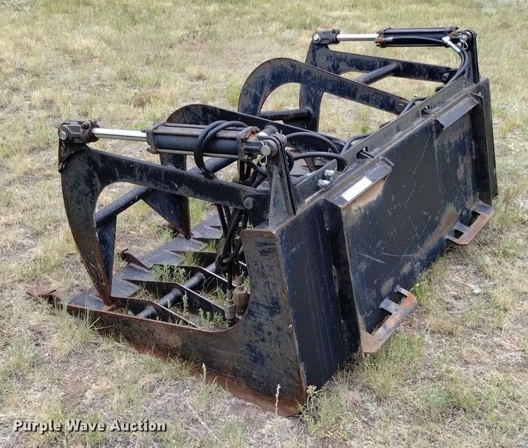 image for item LP9644 Skid steer grapple bucket