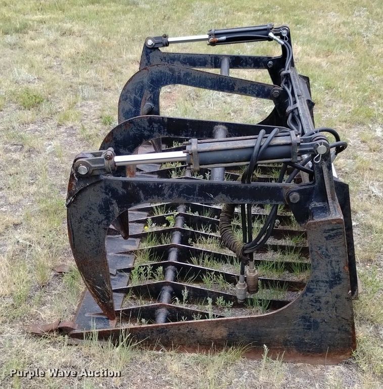 image for item LP9644 Skid steer grapple bucket