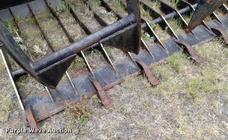 image for item LP9644 Skid steer grapple bucket