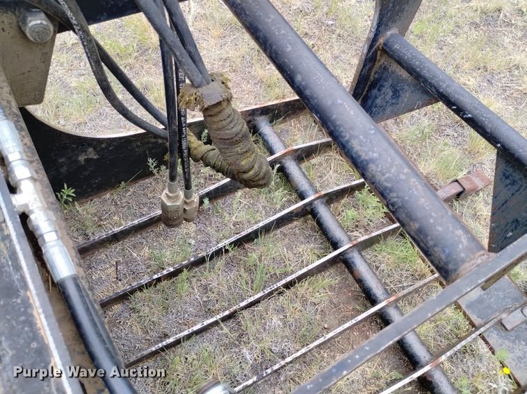 image for item LP9644 Skid steer grapple bucket