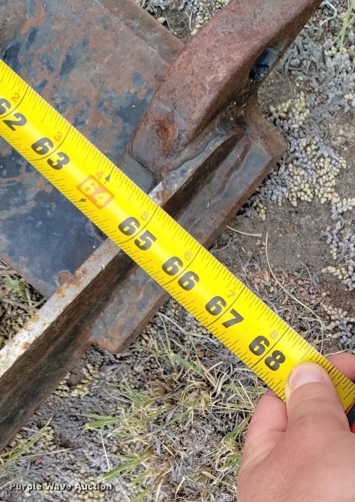 image for item LP9644 Skid steer grapple bucket