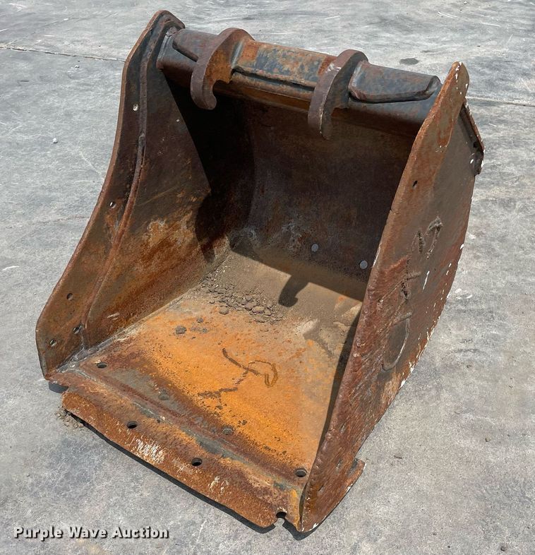 image for item LS9475 Bobcat  mini excavator bucket