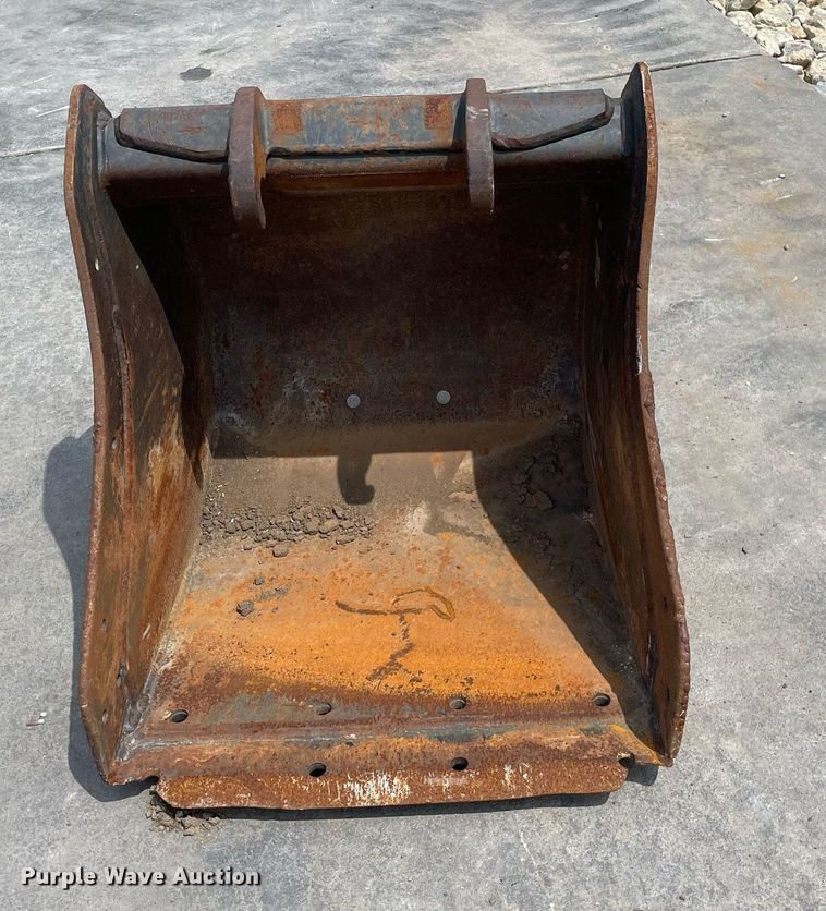 image for item LS9475 Bobcat  mini excavator bucket