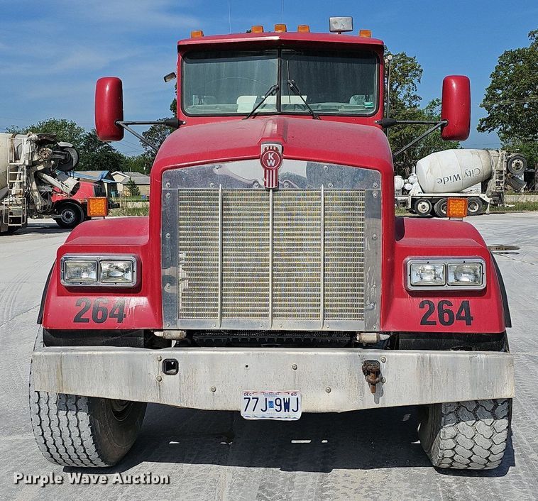 image for item LW9570 2005 Kenworth W900  ready mix truck