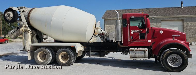 image for item LW9570 2005 Kenworth W900  ready mix truck