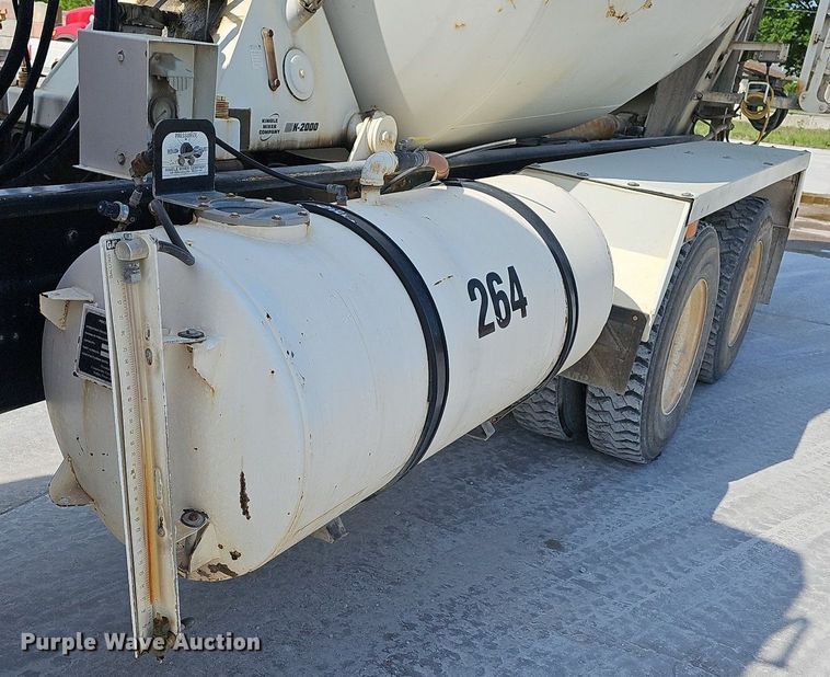 image for item LW9570 2005 Kenworth W900  ready mix truck