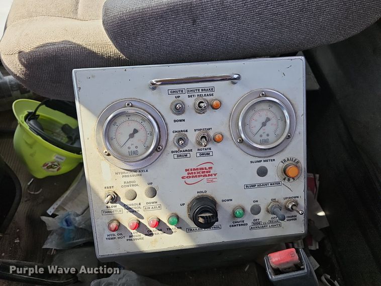 image for item LW9570 2005 Kenworth W900  ready mix truck