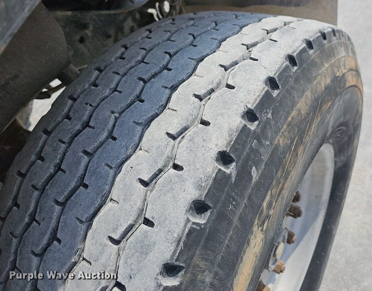 image for item LW9570 2005 Kenworth W900  ready mix truck