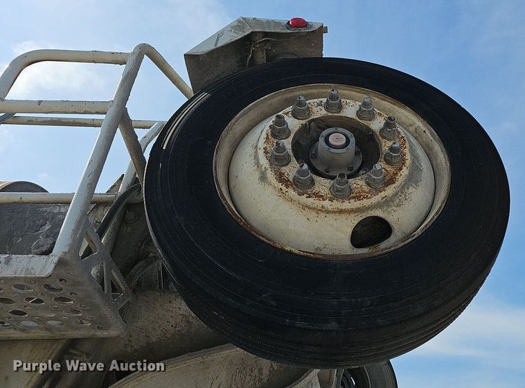 image for item LW9570 2005 Kenworth W900  ready mix truck