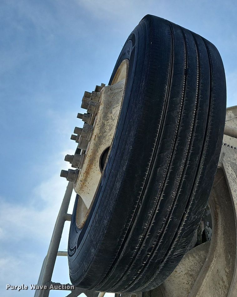 image for item LW9570 2005 Kenworth W900  ready mix truck