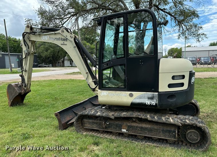 image for item MB9691 2006 Ingersoll Rand ZX-75  mini excavator
