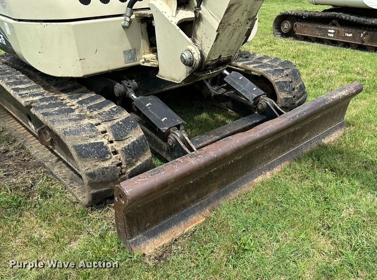 image for item MB9691 2006 Ingersoll Rand ZX-75  mini excavator