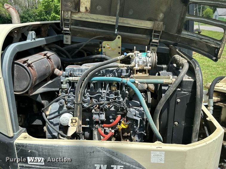 image for item MB9691 2006 Ingersoll Rand ZX-75  mini excavator