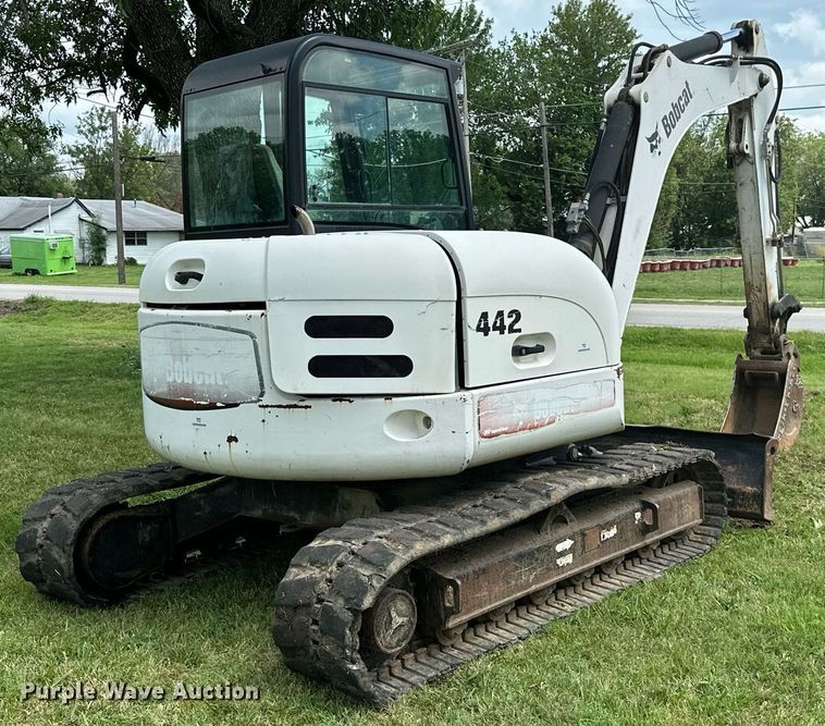 image for item MB9692 2006 Bobcat 442  mini excavator